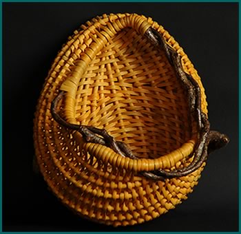 Easter Egg, a large pocket wallhanger made by basket artist Tina Puckett